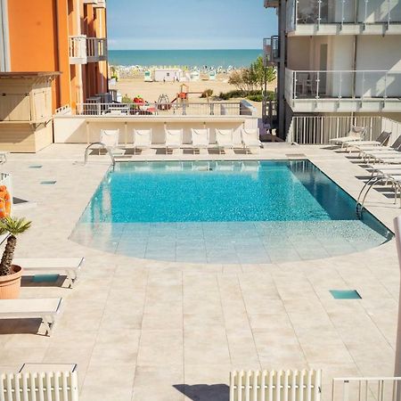 Hotel Garni' Serena Caorle Eksteriør billede