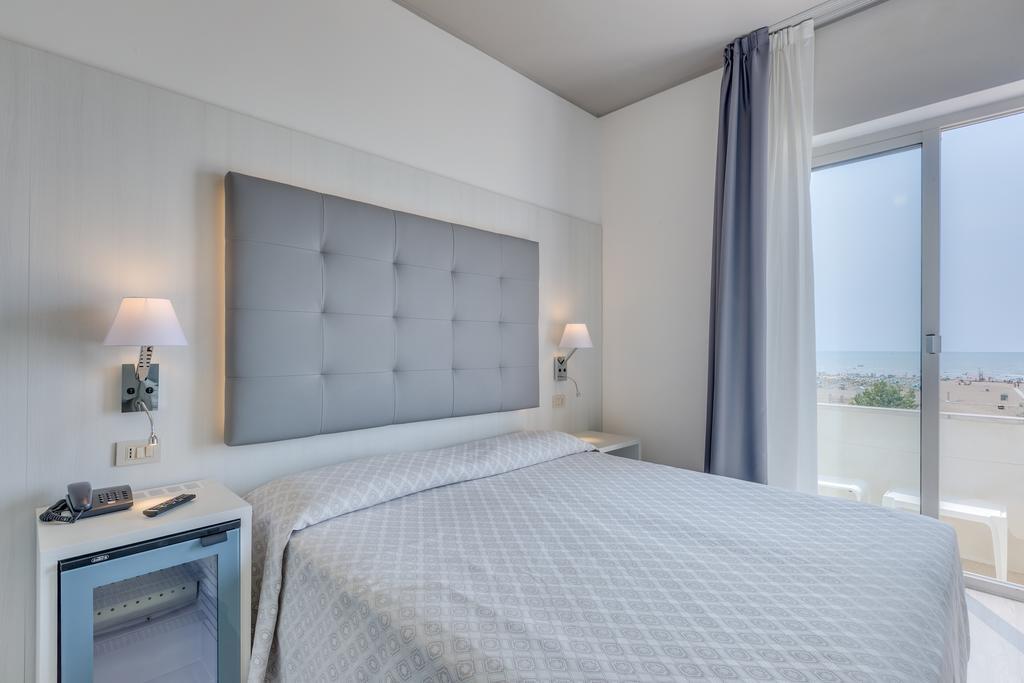 Hotel Garni' Serena Caorle Eksteriør billede