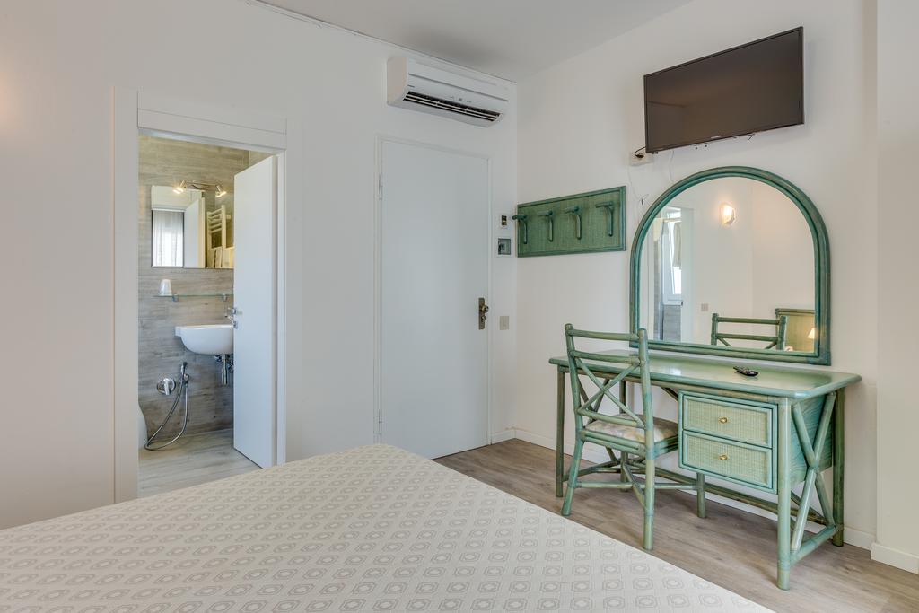 Hotel Garni' Serena Caorle Eksteriør billede
