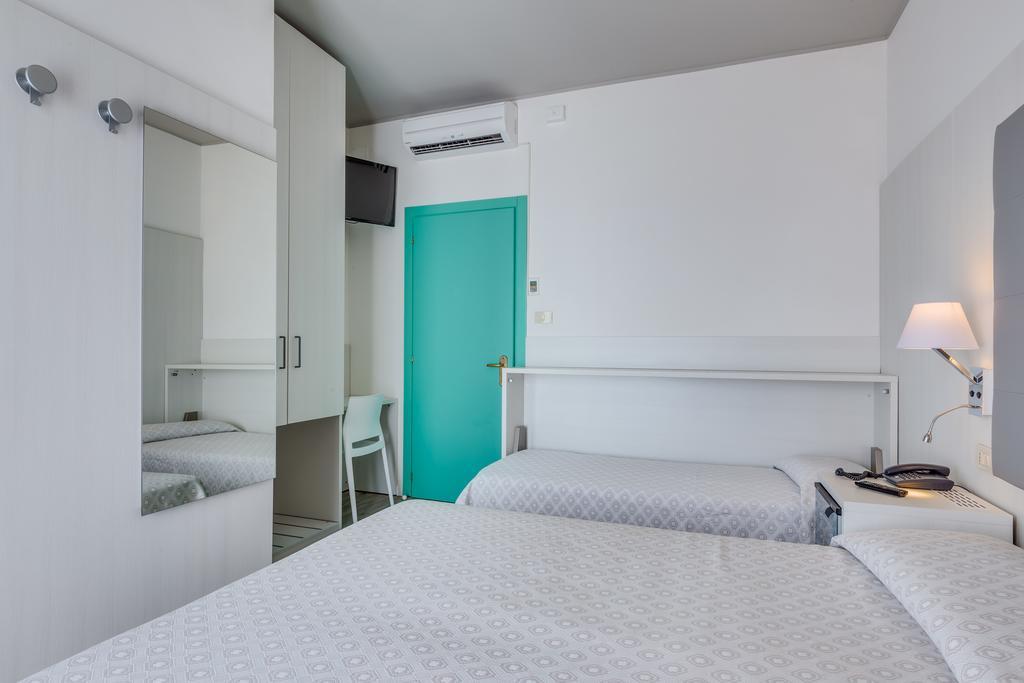Hotel Garni' Serena Caorle Eksteriør billede