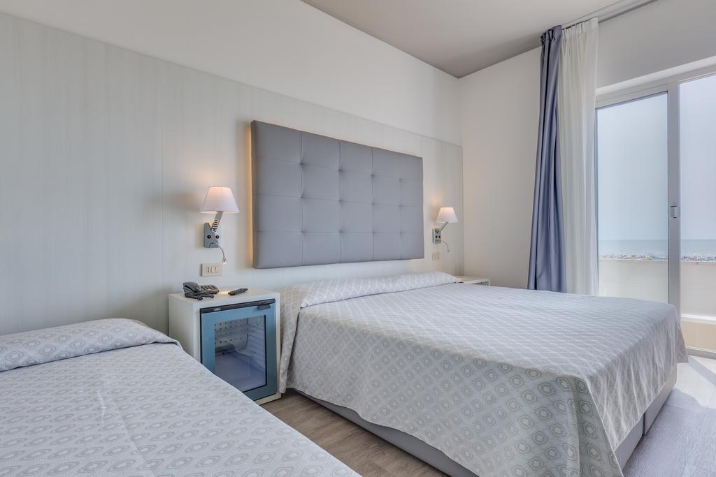 Hotel Garni' Serena Caorle Eksteriør billede