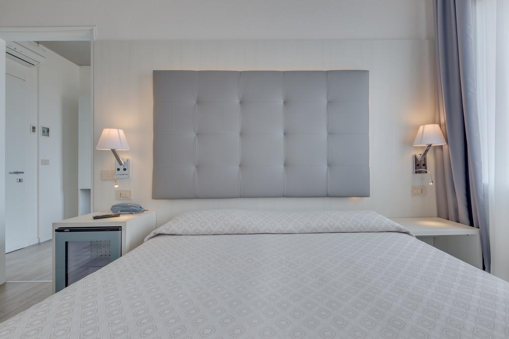 Hotel Garni' Serena Caorle Eksteriør billede