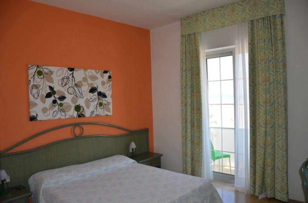 Hotel Garni' Serena Caorle Eksteriør billede